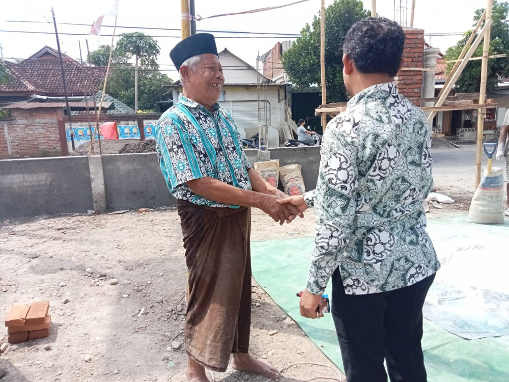 Gotong-Royong Pembangunan Lahan Parkir Masjid Baitul Atik Dusun Bangket Dalem